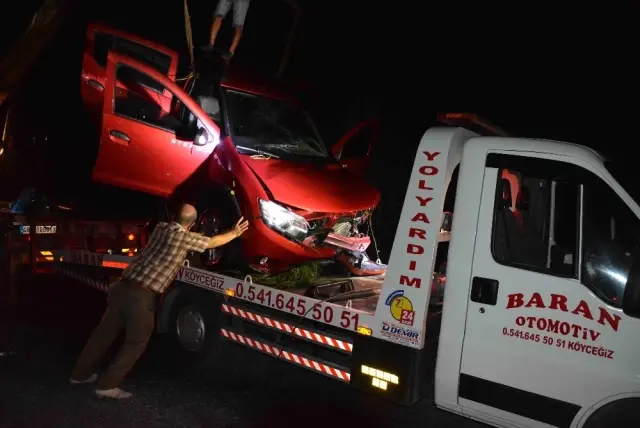 Köyceğiz'de Otomobil Kanala Devrildi; 7 Yaralı