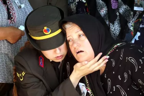 Şehit Annesi: Benim Ciğerimi Yakanların Allah Ocaklarını Yaksın