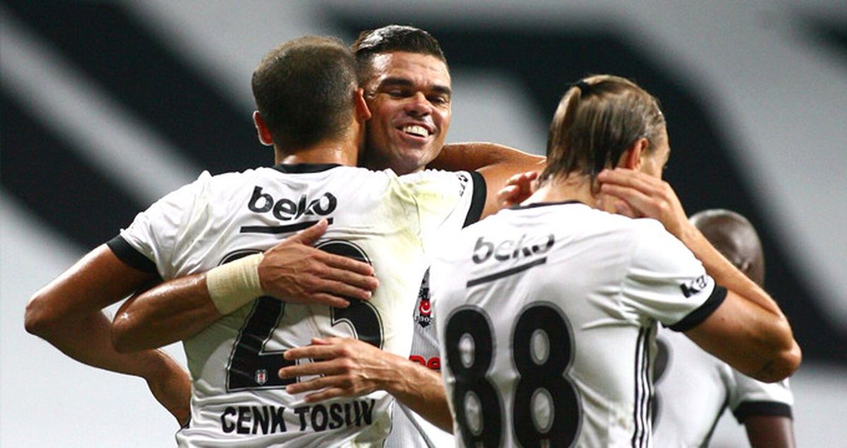 Son 2 Sezonun Şampiyonu Beşiktaş, Ligin İlk Haftasında Antalyaspor'u 2-0 Yendi