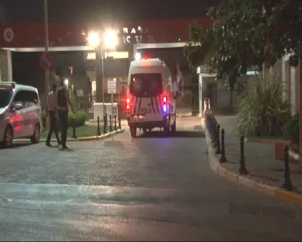 Ek Haber) Emniyetin İçinde Polise Bıçaklı Saldırı: Deaş'lı Öldürülürken Polis Memuru Hastanede...
