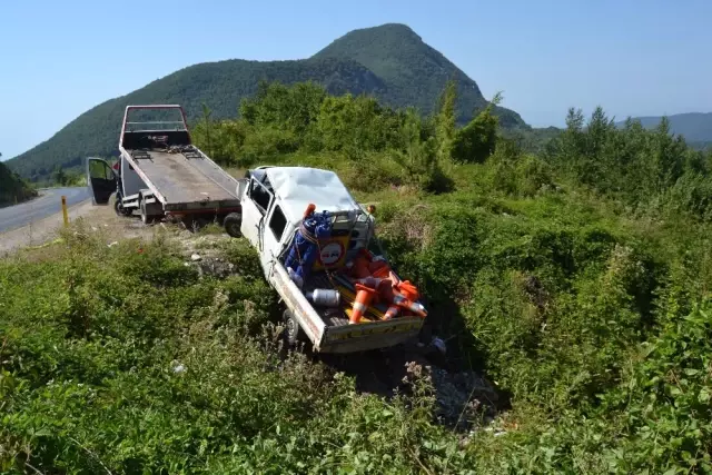 Freni Patlayan Kamyonet Uçuruma Yuvarlandı: 2'si Ağır, 4 Yaralı