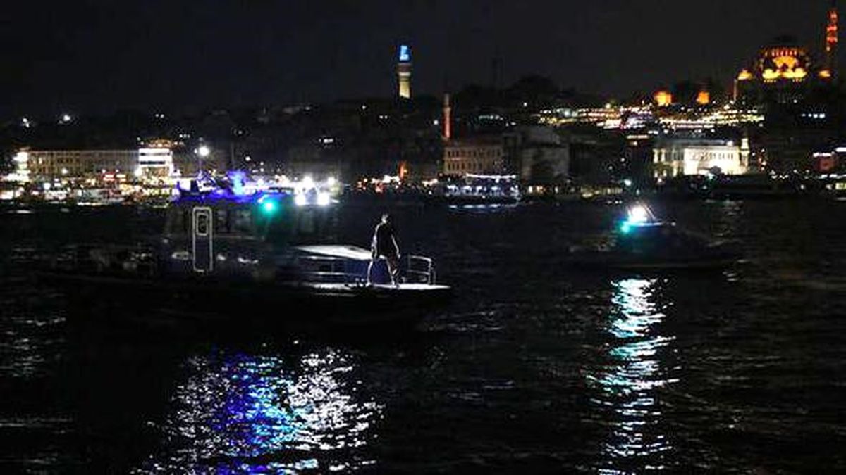 Karaköy'de Bir Çocuk Denize Düştü, Sahil Güvenlik Alarma Geçti