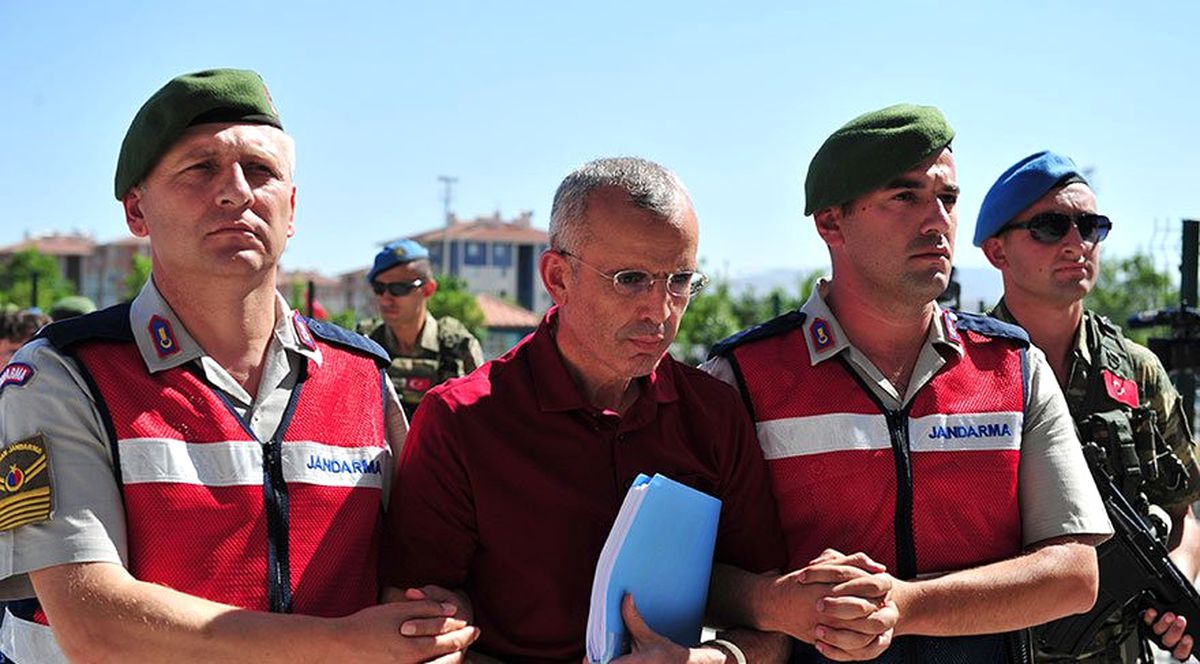 Mehmet Dişli'nin Avukatı Vatandaşlara 'Geri Zekalı' Dedi, Mahkeme Salonu Karıştı