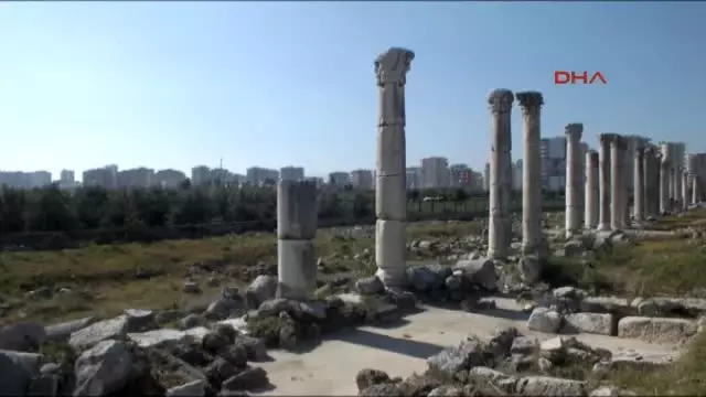 Mersin Soli Pompeiopolis'te Binlerce Yıllık Heykeller Bulundu Mersin Soli Pompeiopolis'te Binlerce Yıllık Heykeller Bulundu