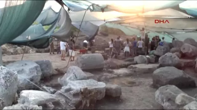 Mersin Soli Pompeiopolis'te Binlerce Yıllık Heykeller Bulundu Mersin Soli Pompeiopolis'te Binlerce Yıllık Heykeller Bulundu