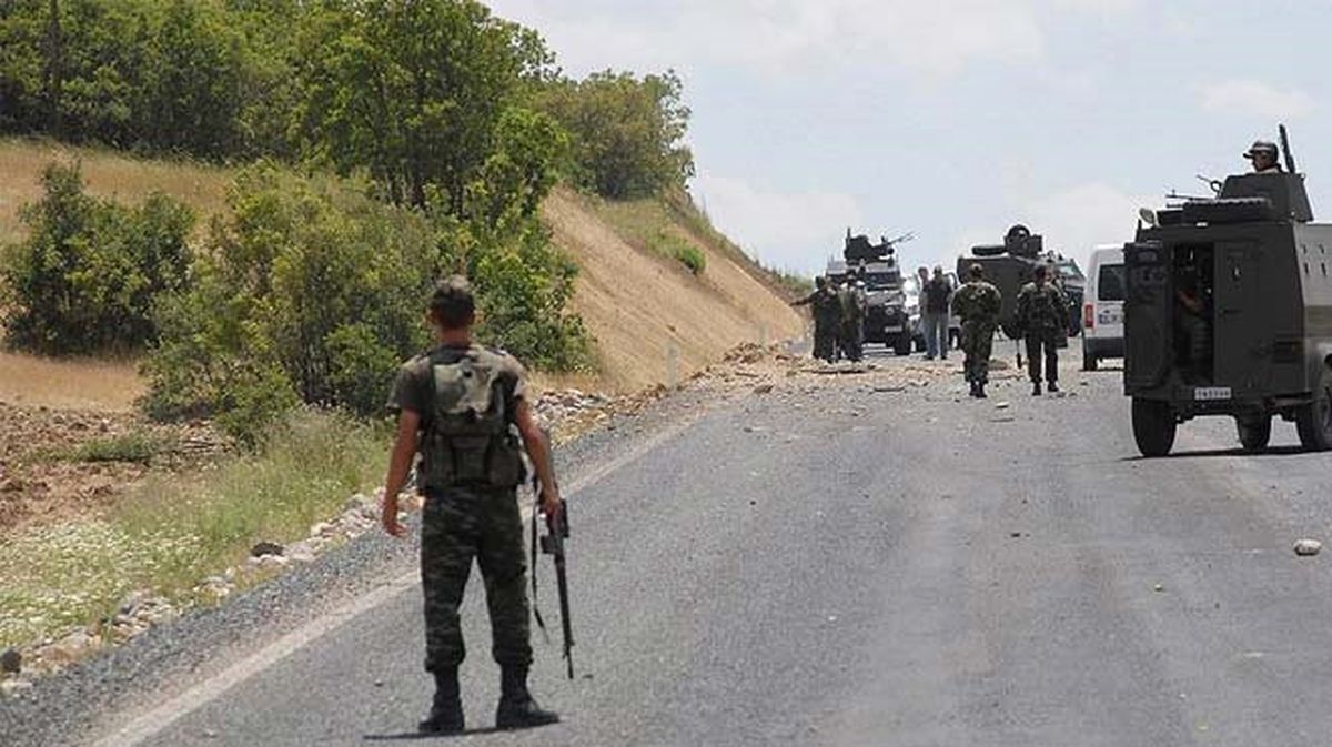 Şemdinli'de Sivil Araca Bombalı Tuzak: 2 Sivil Hayatını Kaybetti