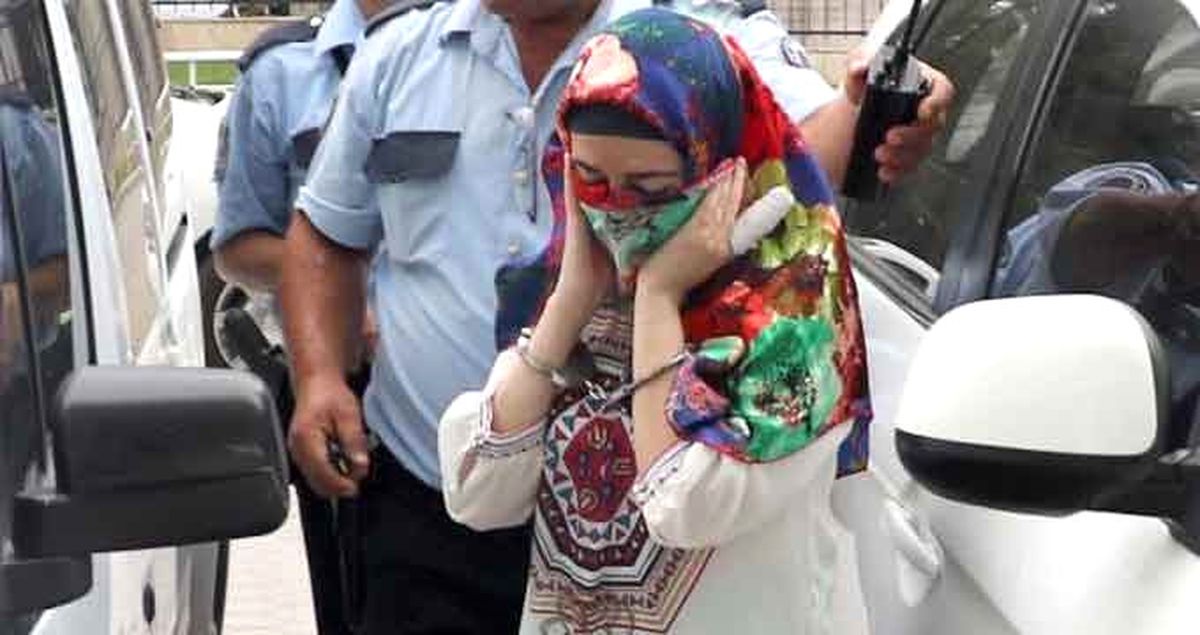 Atanamayan Kadın Öğretmen, 5 Başörtüsü Çalarken Yakalandı