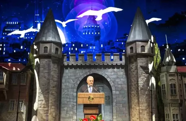 Başbakan Yıldırım: Ne Yazık Ki Sosyal Medya Dili Gençlerimiz Arasında Geçerli Bir Yazı İletişim...