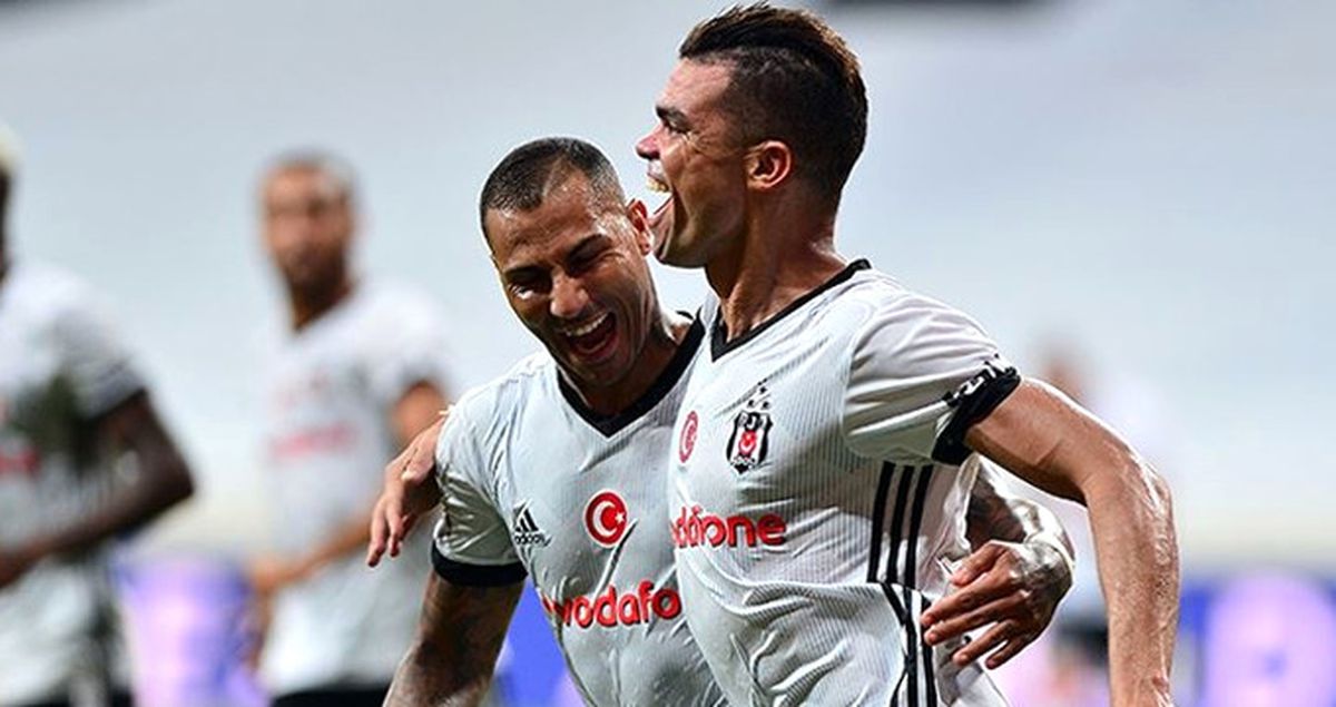 Beşiktaş'ta Pepe, Pas Sayısında Atiba'yı Geride Bıraktı
