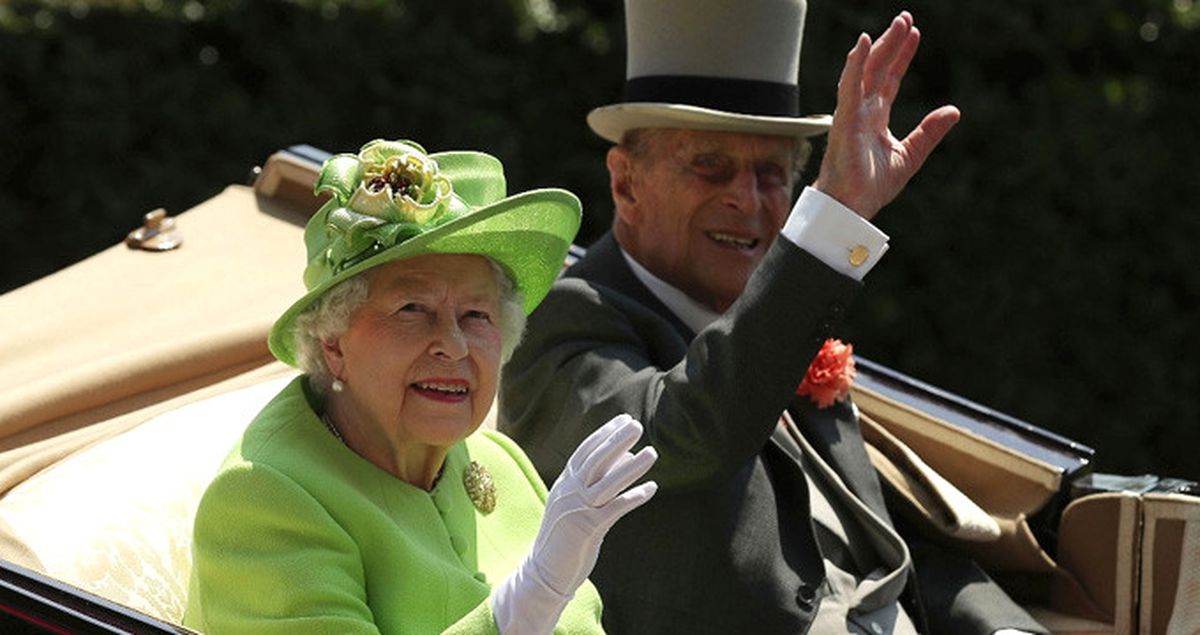 İngiltere Kraliçesi II. Elizabeth, Tahtını Oğlu Prens Charles'a Bırakıyor