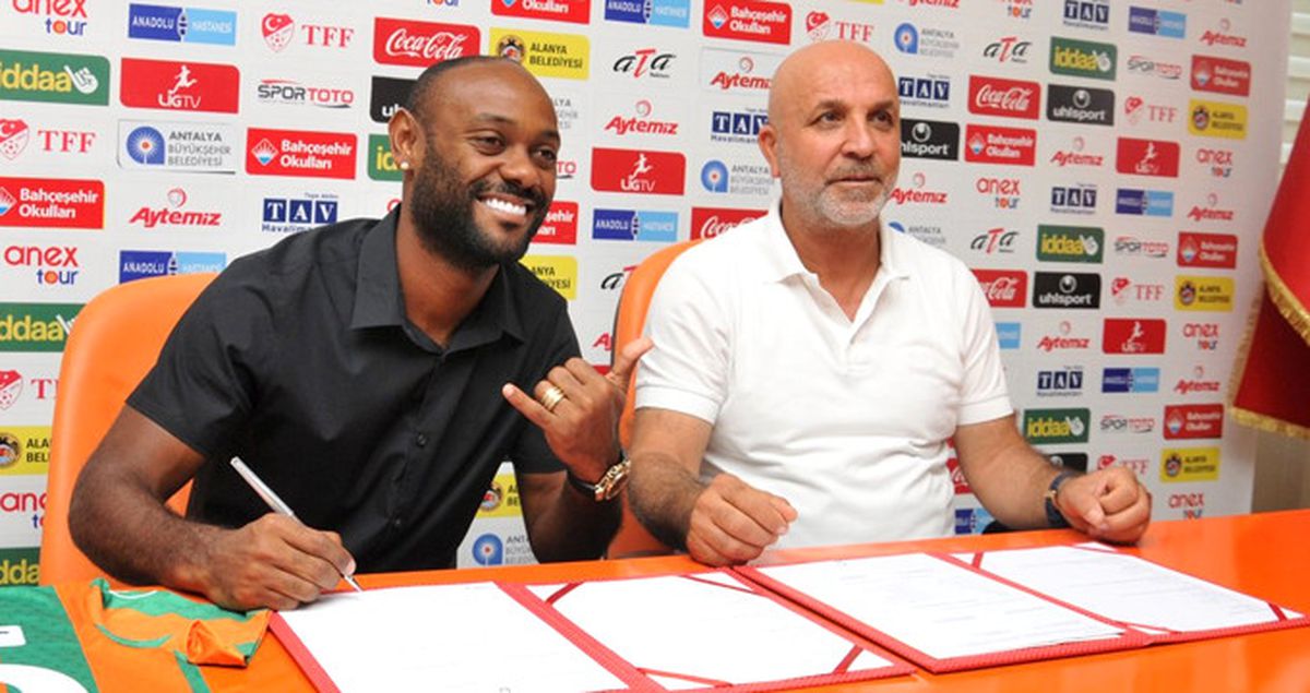 Geçen Yılın Gol Kralı Vagner Love, Alanyaspor'la Sözleşmesini Uzattı
