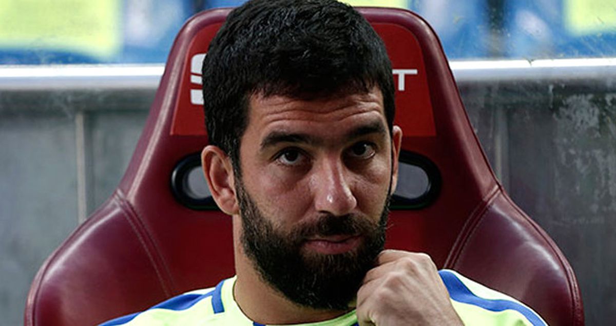 Arda Turan'ın Menajeri, Galatasaray'a Dönüş İçin Barcelona'yı İkna Etmeye Çalışıyor