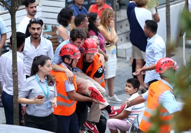 Beşiktaş'ta Deprem Tatbikatı Beşiktaş'ta Deprem Tatbikatı