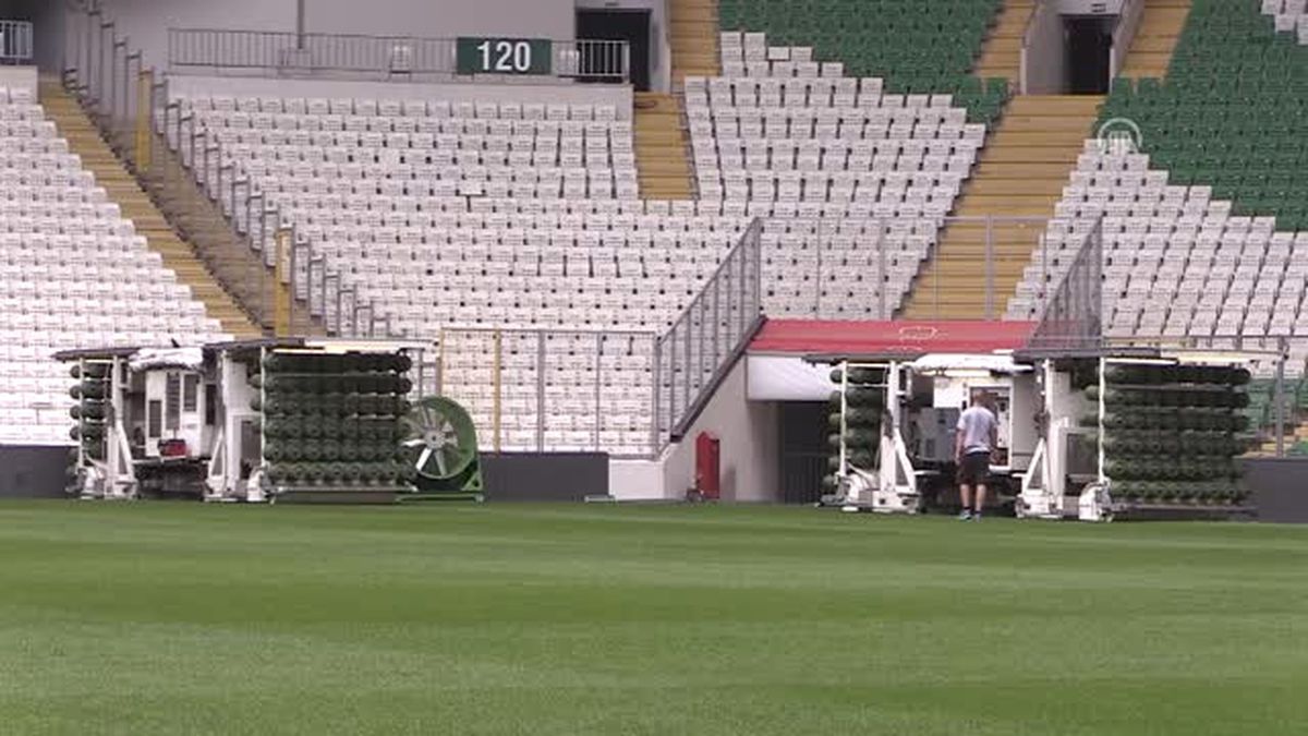 Bursaspor'un Stadında Hibrit Çim Ekimi