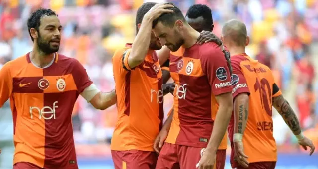 Taraftarlar, Bir Dönem Çok Sevdiği Sinan Gümüş'ü Islıklamaya Başladı