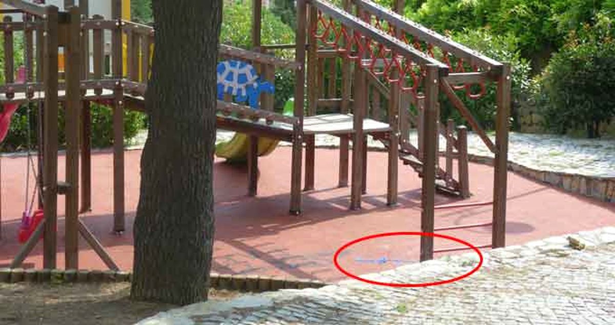 Üsküdar'da Kendini Asmak İsteyen Genci, Çevredeki İşçiler Kurtardı