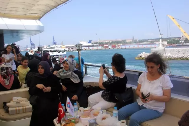 Yıllardır İstanbul'da Yaşayan Kadınlar Boğazı İlk Kez Gördüler