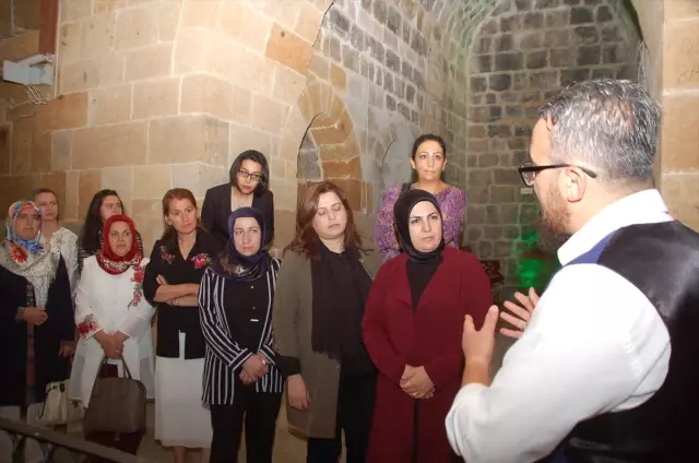 Altınok'un Eşi Şehit Yakınlarıyla Buluştu