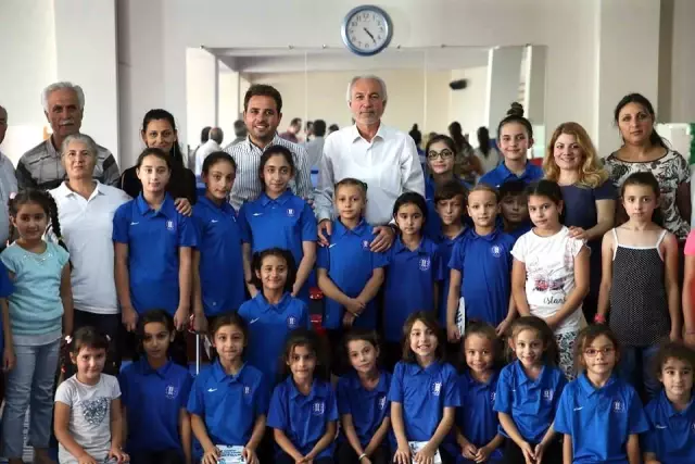 Başkan Saraçoğlu ve Milletvekili Gazel Geleceğin Sporcularıyla Buluştu Başkan Saraçoğlu ve Milletvekili Gazel Geleceğin Sporcularıyla Buluştu