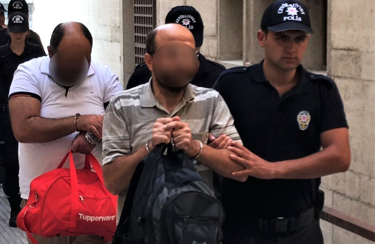 FETÖ'cülerin Evinde Yapılan Aramalarda Güncel Kurban Bağış Listesi Ele Geçirildi