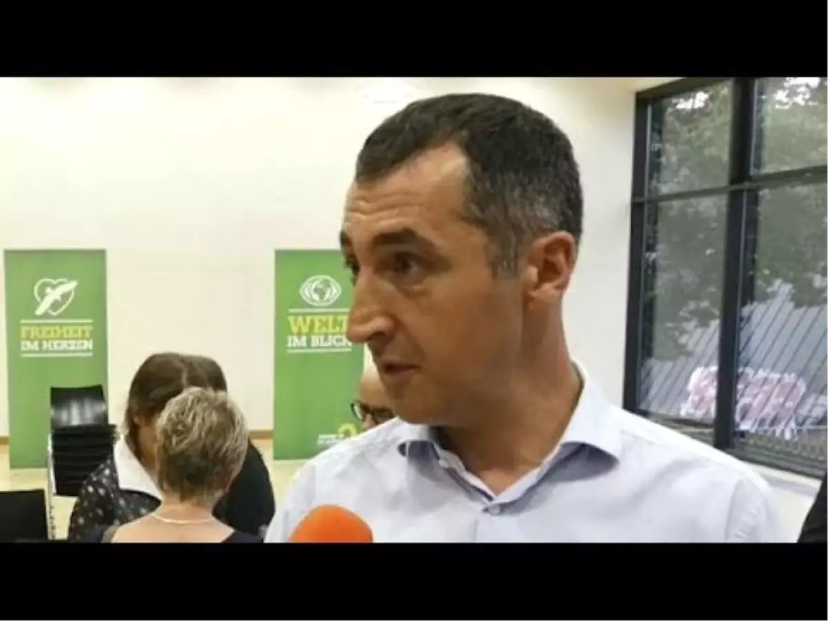 Özdemir: Ne Askeri Darbe Girişimini Destekledik Ne de Şu Andaki Sivil Darbeyi Destekliyoruz
