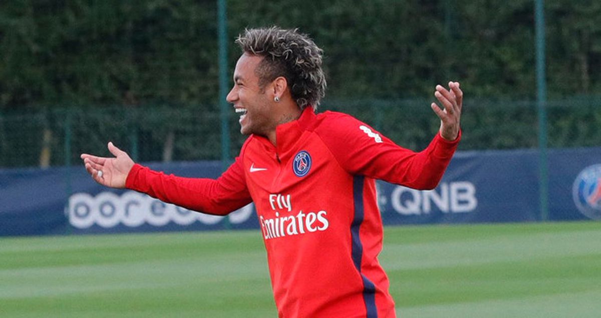 PSG, Kupayı Kaybeden Barcelona'yla Neymar'ın Fotoğrafını Kullanarak Dalga Geçti