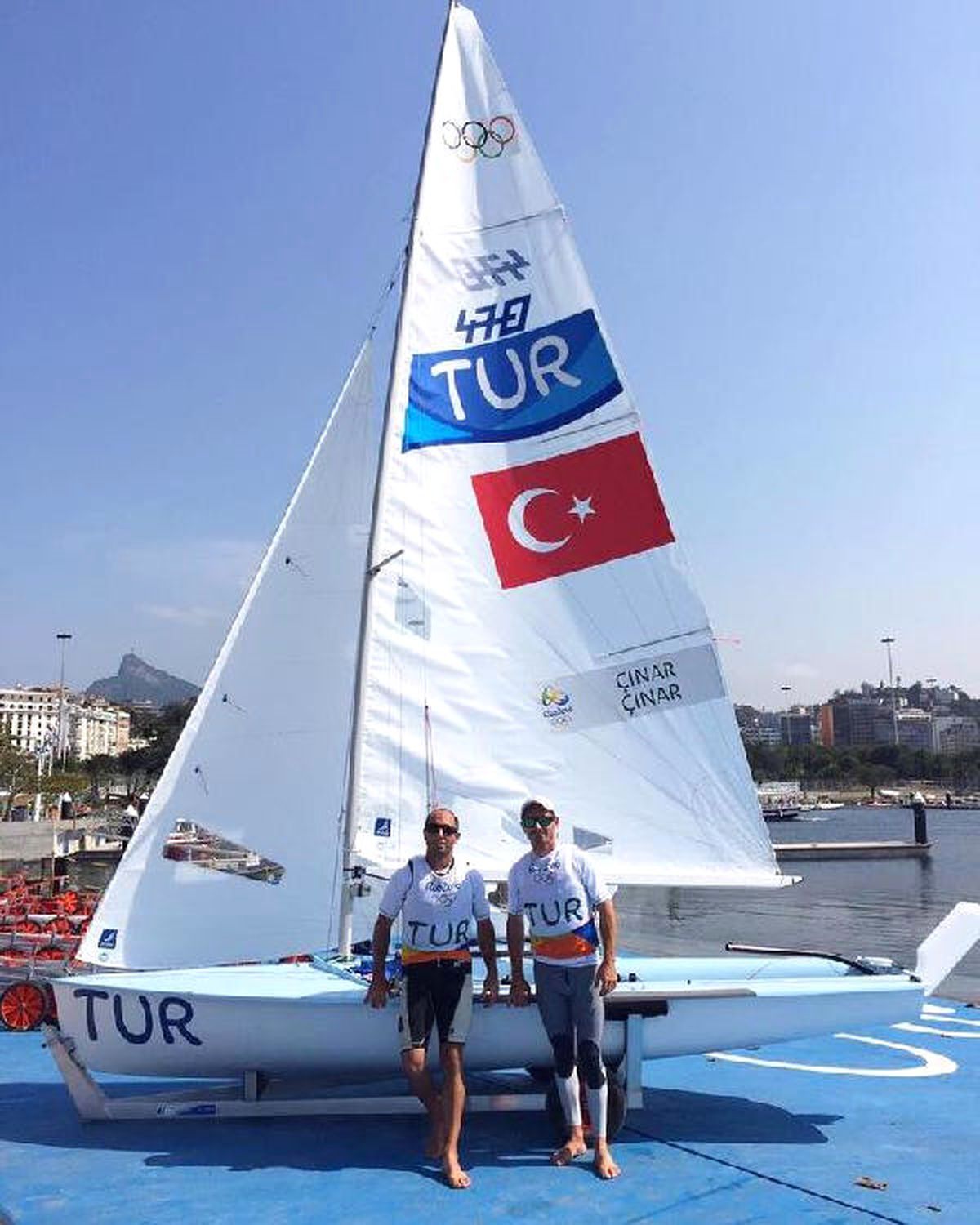 Yelkende Çınar Kardeşler Tokyo Yolunda