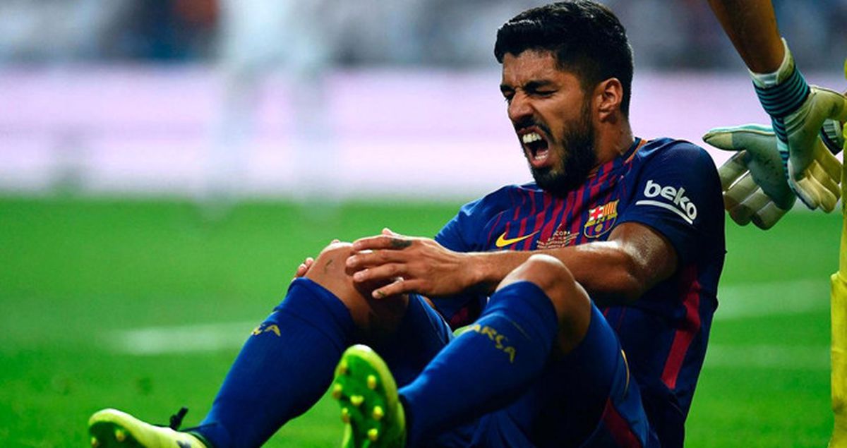 Barcelona'nın Golcüsü Luis Suarez, 1 Ay Sahalardan Uzak Kalacak