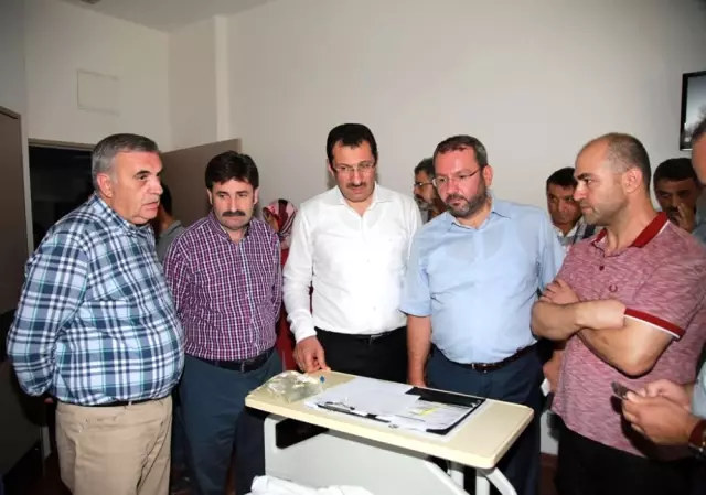 Başkan Toçoğlu ve Sakaryalı Vekiller, Traktör Kazasında Yaralanan İşçileri Ziyaret Etti Başkan Toçoğlu ve Sakaryalı Vekiller, Traktör Kazasında Yaralanan İşçileri Ziyaret Etti