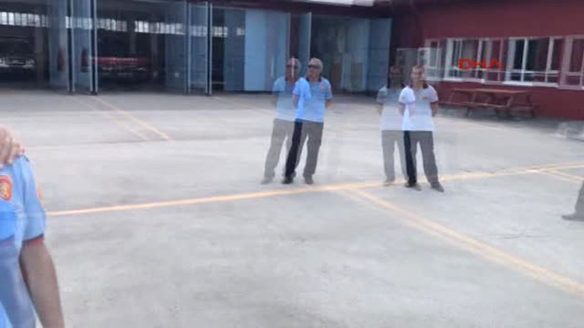 Emekli Olan İtfaiyeciye Sürpriz Uğurlama