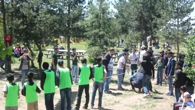 İhh Yetimleri Piknikte Buluşturdu İhh Yetimleri Piknikte Buluşturdu