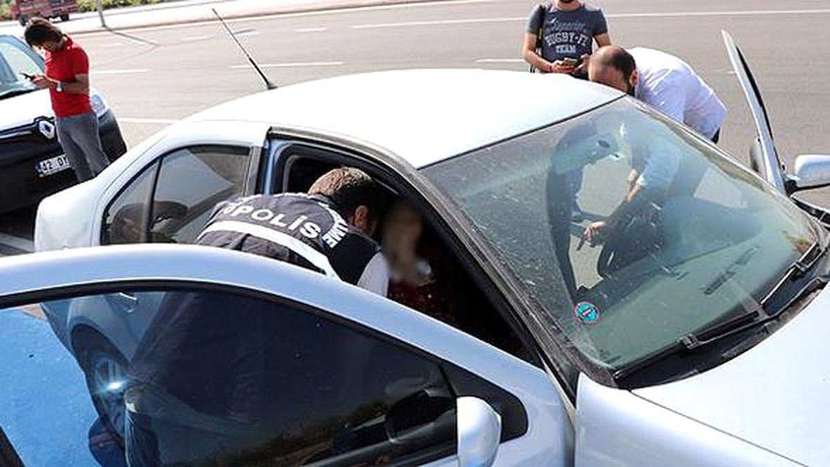 Evli Muhtar Dehşet Saçtı! Sevgilisini Boğazından Bıçaklayıp Öldürdü, İntihara Kalkıştı