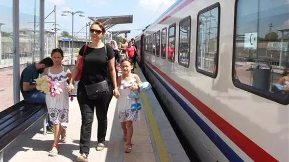 Ada Ekspresi, 5 Yıl Sonra Adapazarı Seferini Yaptı