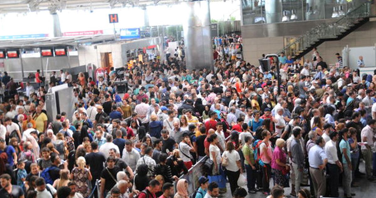 Atatürk Havalimanı`nda Bin 468 Uçak Trafiğiyle Rekor Kırdı