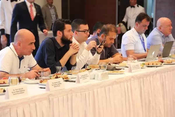 Başbakan Yardımcısı Çavuşoğlu: Biri Kılıçdaroğlu'na Cimcik Atsın Başbakan Yardımcısı Çavuşoğlu: Biri Kılıçdaroğlu'na Cimcik Atsın