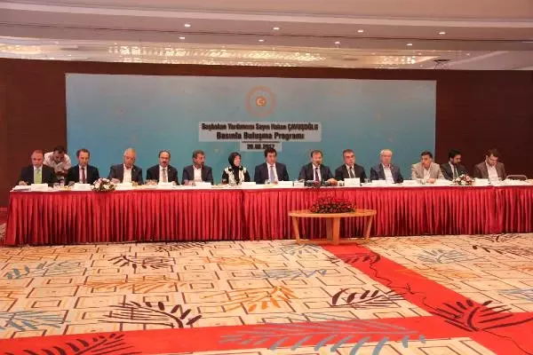 Başbakan Yardımcısı Çavuşoğlu: Biri Kılıçdaroğlu'na Cimcik Atsın Başbakan Yardımcısı Çavuşoğlu: Biri Kılıçdaroğlu'na Cimcik Atsın