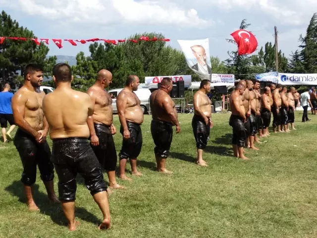 Domaniç Güreşlerinin Başpehlivanı Faruk Akkoyun Oldu Domaniç Güreşlerinin Başpehlivanı Faruk Akkoyun Oldu