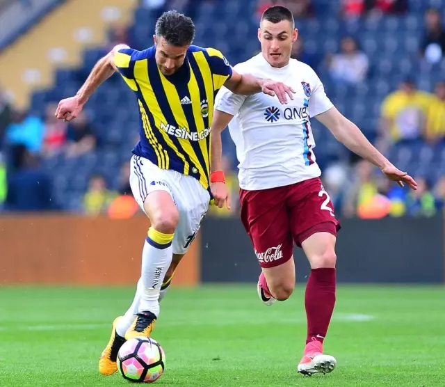 Fenerbahçe ve Trabzonspor'un İlk 11'i Açıklandı
