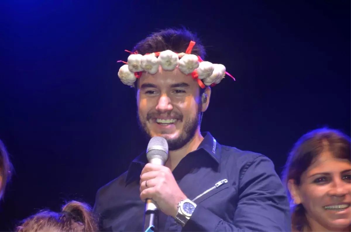Mustafa Ceceli Sarımsak Festivalinde Sahne Aldı