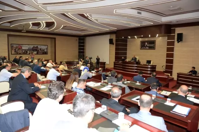 Erzurum'da İl Ekonomi ve Kalkınma Toplantısı Düzenlendi Erzurum'da İl Ekonomi ve Kalkınma Toplantısı Düzenlendi