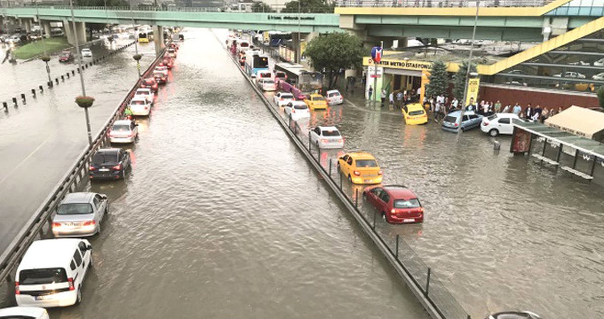Meteoroloji, Üçüncü Tufan Yaşanmaması İçin İstanbulluları Uyardı