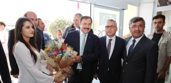 Orman ve Su İşleri Bakanı Prof. Dr. Eroğlu, Niğde Belediyesi'ni Ziyaret Etti