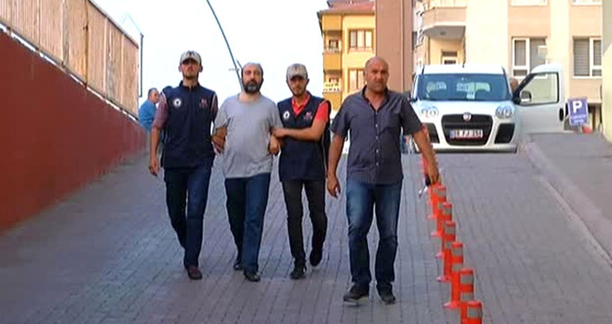 Firari FETÖ'cü, Tuvalet Kapısının Arkasında Saklanırken Yakalandı