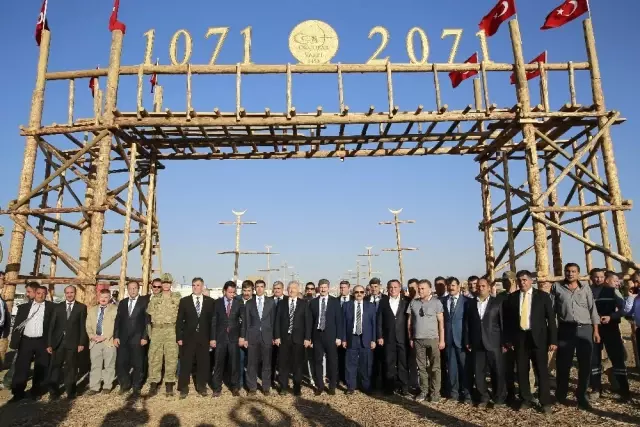 İçişleri Bakanlığı Müsteşarı İnce Malazgirt'te İçişleri Bakanlığı Müsteşarı İnce Malazgirt'te