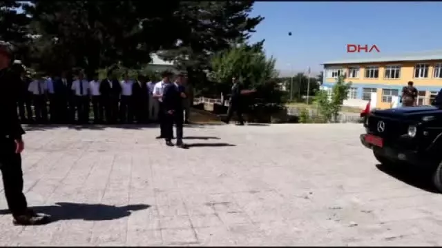Muş Valisi Yıldırım Kapımız Herkese Açık Muş Valisi Yıldırım Kapımız Herkese Açık