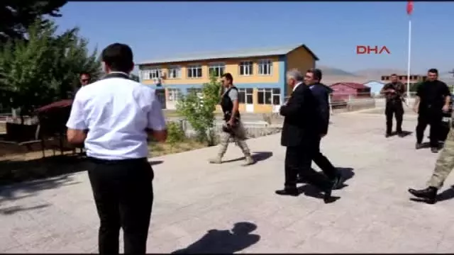 Muş Valisi Yıldırım Kapımız Herkese Açık Muş Valisi Yıldırım Kapımız Herkese Açık