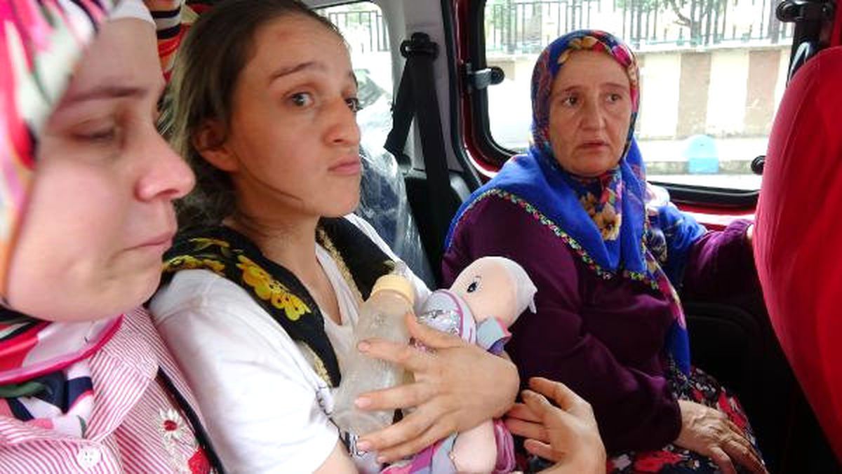 2 Yıl Arayla 2 Bebeği Öldü, Kızının Oyuncak Bebeğini Bağrına Bastı: Bir Şey Olmadı Kızım Burada