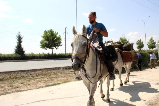 Polonya'dan Kudüs'e At Sırtında Hac Yolculuğu Haberler