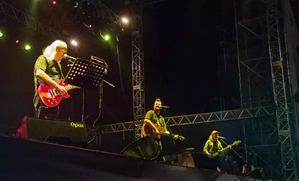 Zeytinli Rock Festivali Rekorla Başladı Zeytinli Rock Festivali Rekorla Başladı