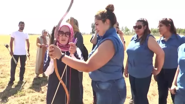 Geleneksel Okçuluk Gençlerle Canlanıyor